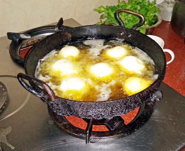 Dahi Pakories, Urad & Mung Dal Dumplings in Yoghurt Sauce