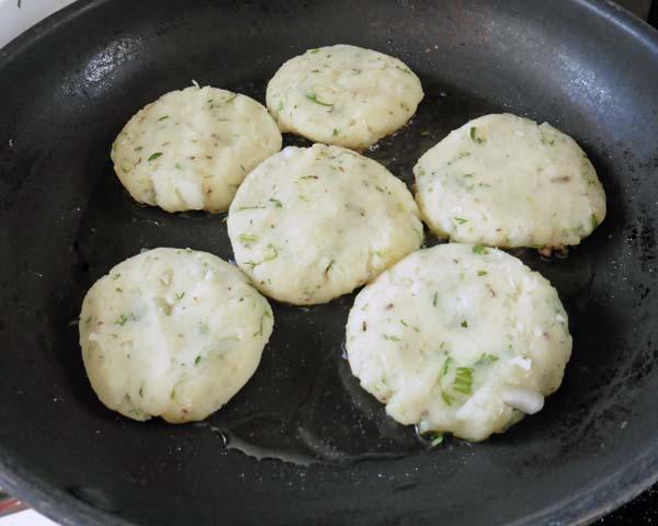 Alu Tikki or Potato Chop or Cutlet or Veggie Burger (Street Food) - 1, Mamta's