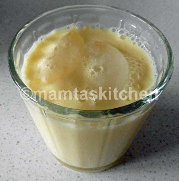 Lassi 4, A Sweet Yoghurt drink with Seasonal Fruits