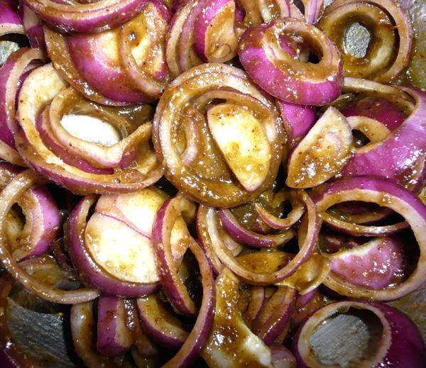 Onion Salad with Tamarind Sauce Dressing